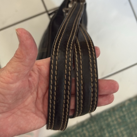 Tignanello. Convertible bag.  Shoulder/ Crossbody  Leather croc pattern   brown. - Picture 11 of 17